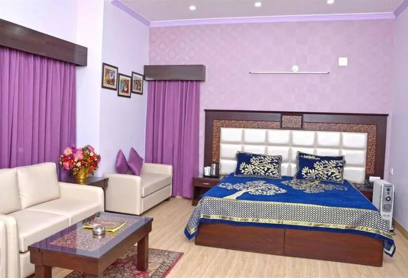 Hotelli Shikhar & Restaurant