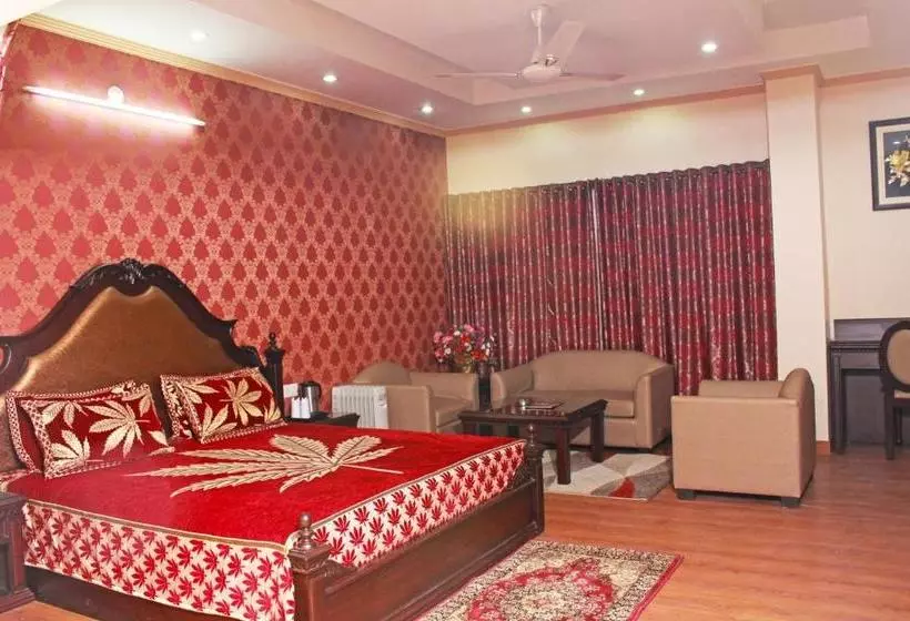 Hotelli Shikhar & Restaurant