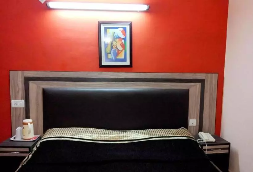 Hotelli Shikhar & Restaurant