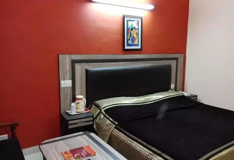 Hotelli Shikhar & Restaurant