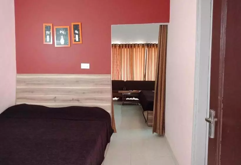 Hotelli Shikhar & Restaurant