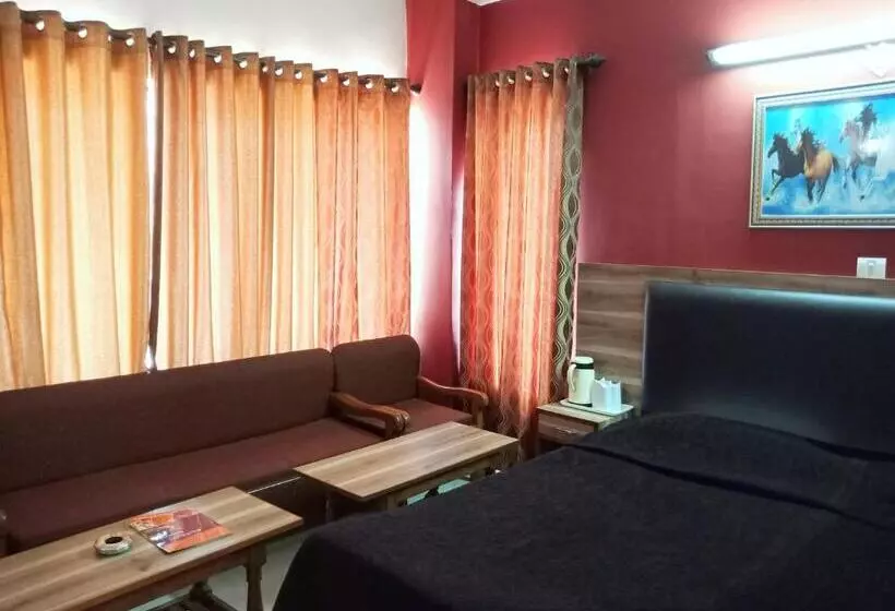 Hotelli Shikhar & Restaurant