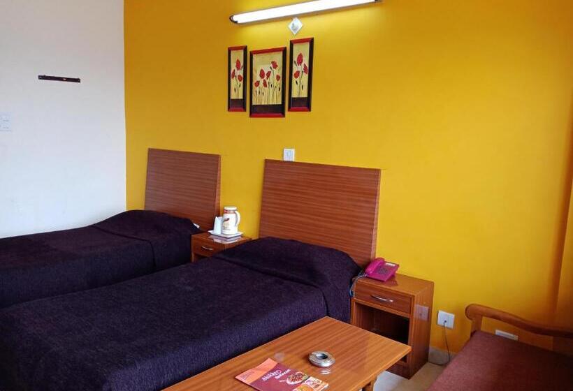 בית מלון כפרי Shikhar & Restaurant