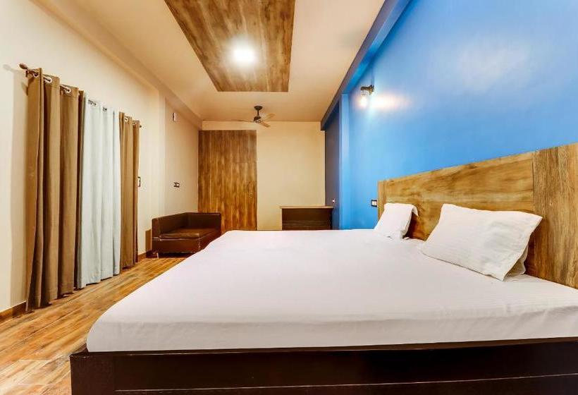 Отель Spot On 49375 Royal Inn