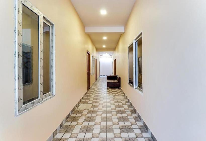 Отель Spot On 49375 Royal Inn