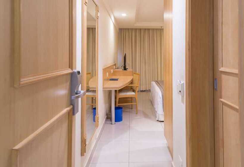 ホテル Astoria Palace