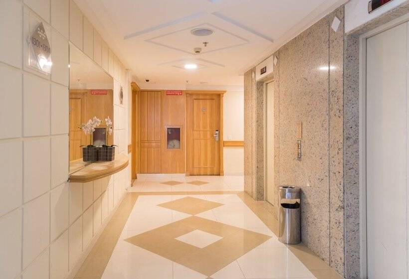 ホテル Astoria Palace