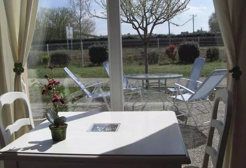 Отель Au Sans Souci