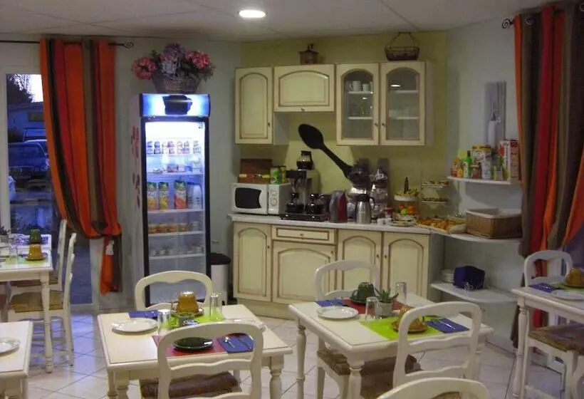 Отель Au Sans Souci