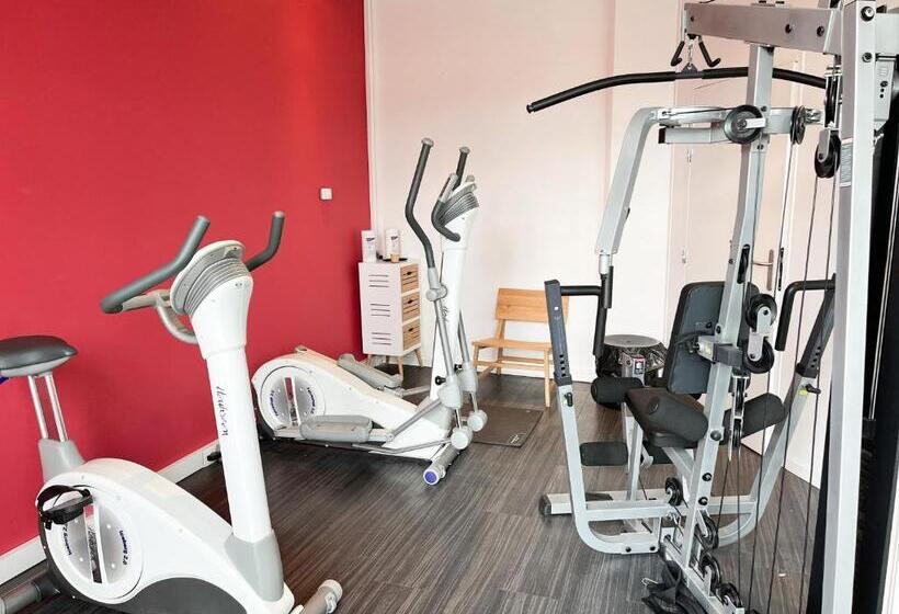 Отель Ibis Martigues Centre