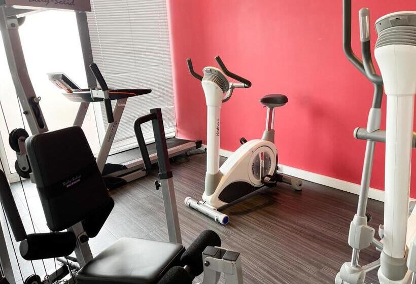 Отель Ibis Martigues Centre