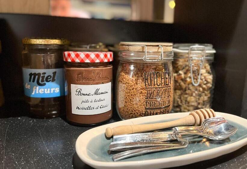 Отель Ibis Martigues Centre