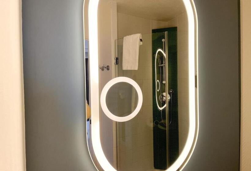 Отель Ibis Martigues Centre