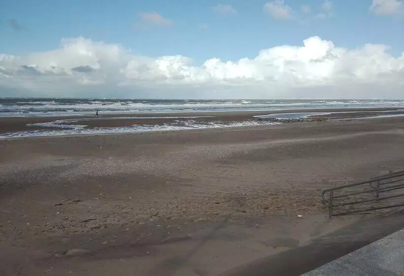 Отель Ibis Styles Deauville Villers Plage