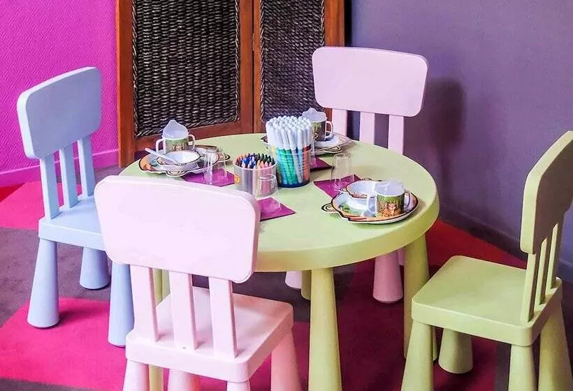 Отель Ibis Styles Melun