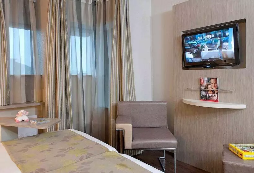 Отель Ibis Styles Melun