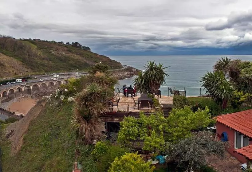 Отель Itxas Gain Getaria