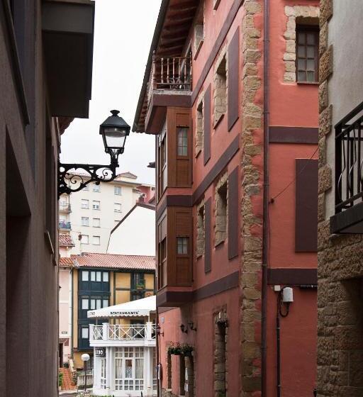 هتل Itxas Gain Getaria