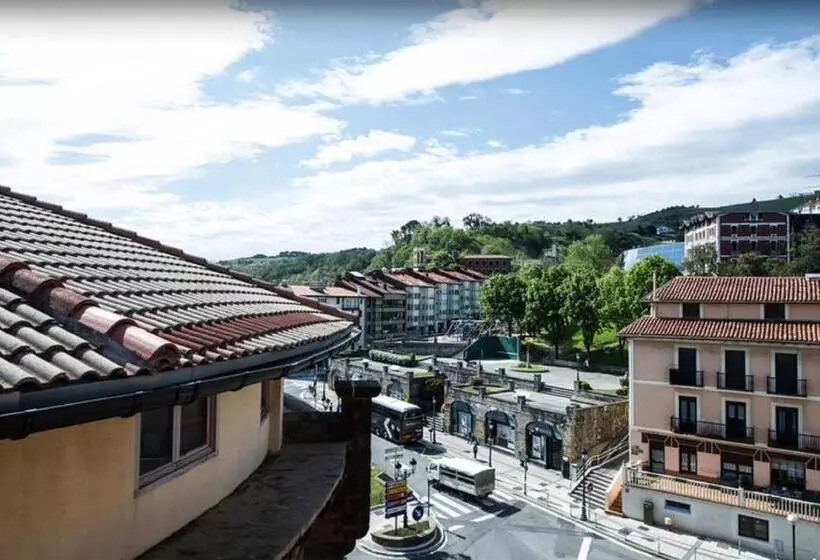 Отель Itxas Gain Getaria