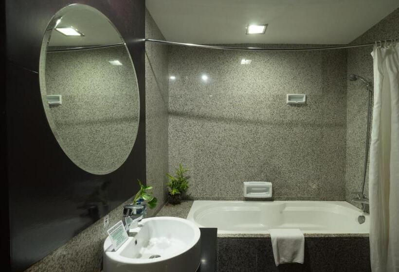 Manhattan Hotel Jakarta