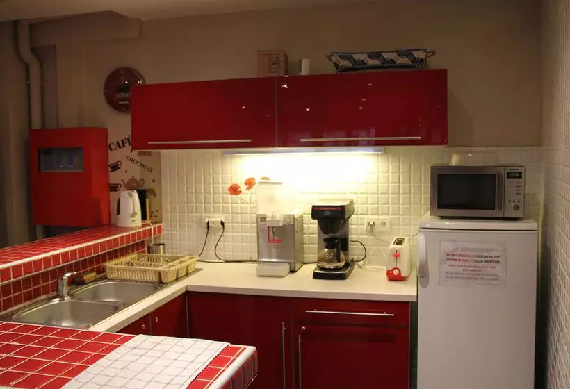 Hotelli Montmartre Clignancourt