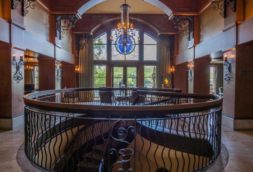 فندق Quintessence