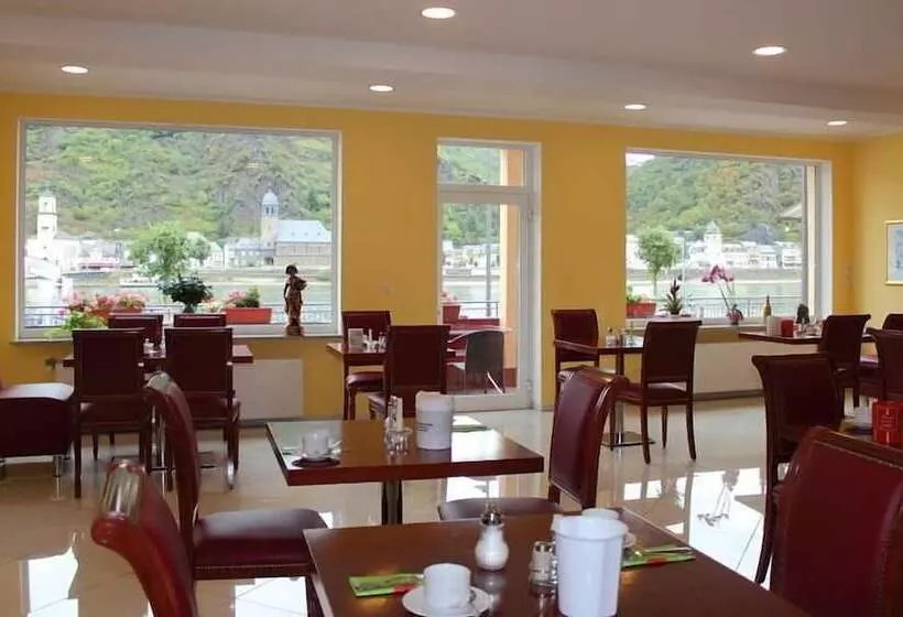 Отель Rheinfels