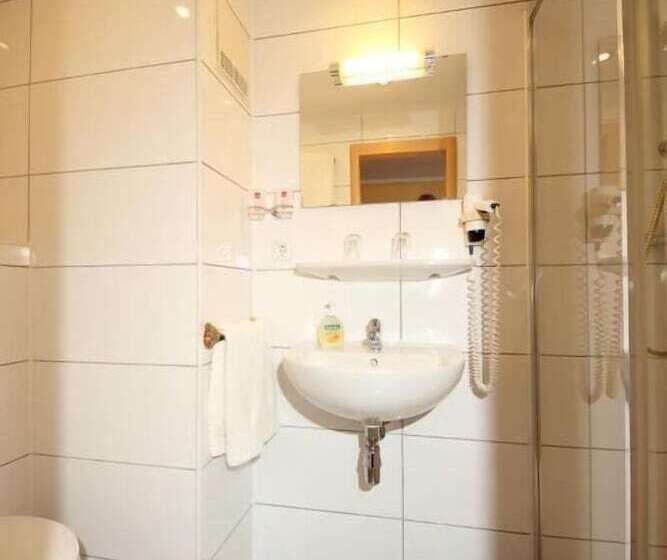 Отель Rheinfels