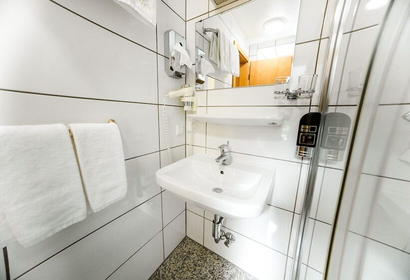 Отель Rheinfels