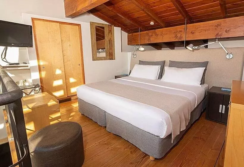 ホテル Rochester Bariloche Suites & Spa