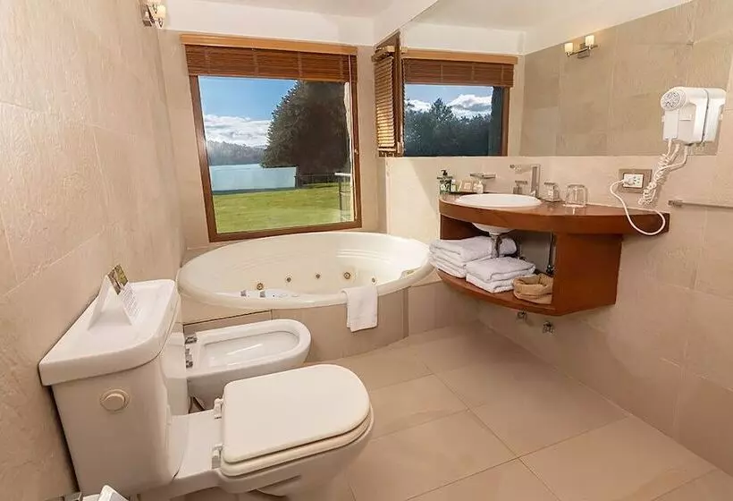ホテル Rochester Bariloche Suites & Spa