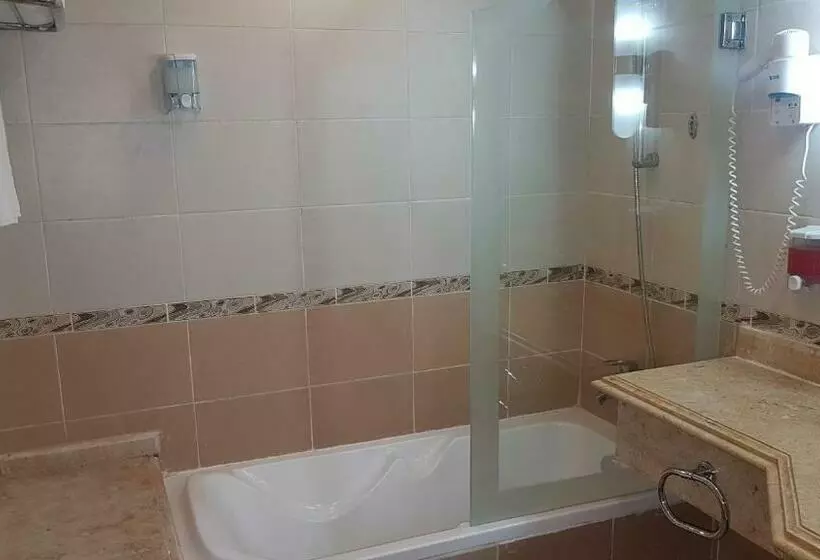 酒店 Royal Lagoons Resort & Aqua Park Families And Couples Only