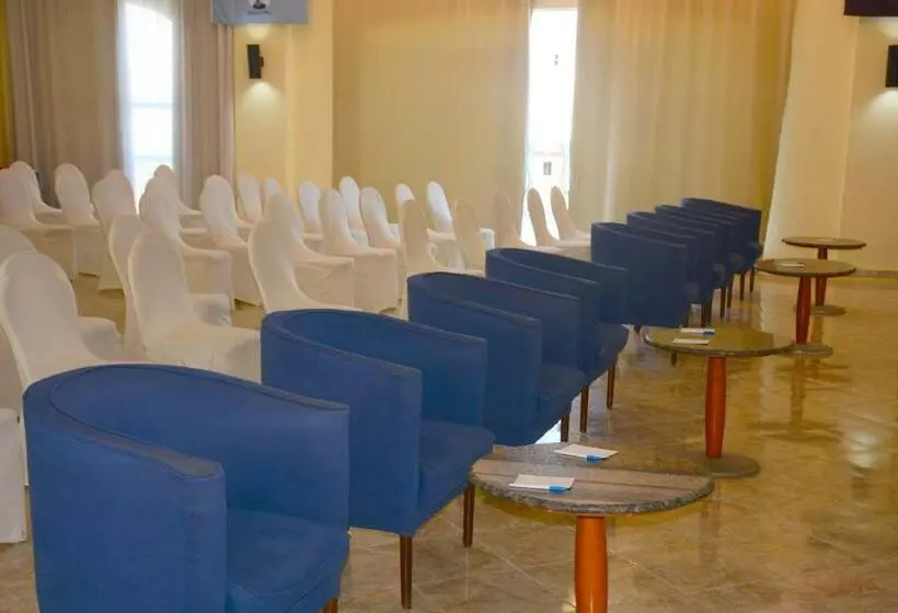 酒店 Royal Lagoons Resort & Aqua Park Families And Couples Only