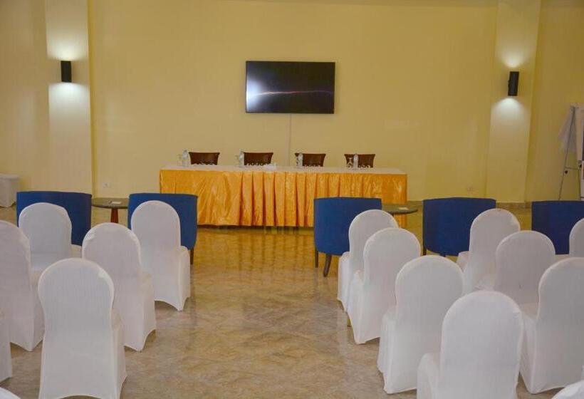 هتل Royal Lagoons Resort & Aqua Park Families And Couples Only