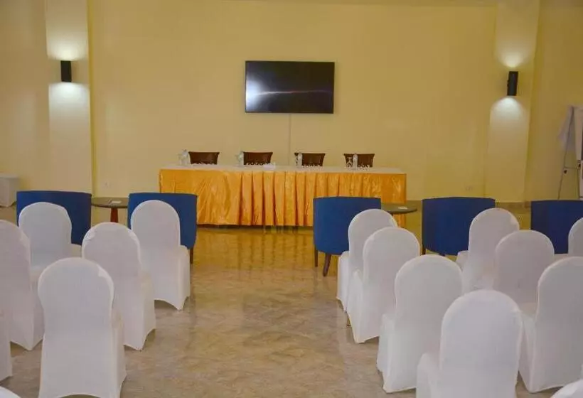 酒店 Royal Lagoons Resort & Aqua Park Families And Couples Only