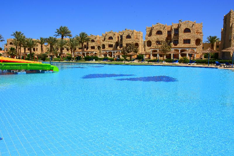 هتل Royal Lagoons Resort & Aqua Park Families And Couples Only