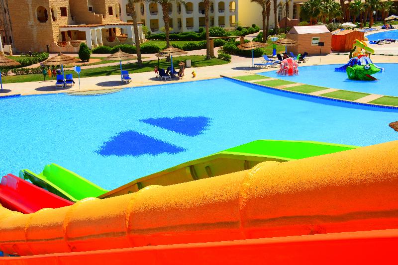 هتل Royal Lagoons Resort & Aqua Park Families And Couples Only