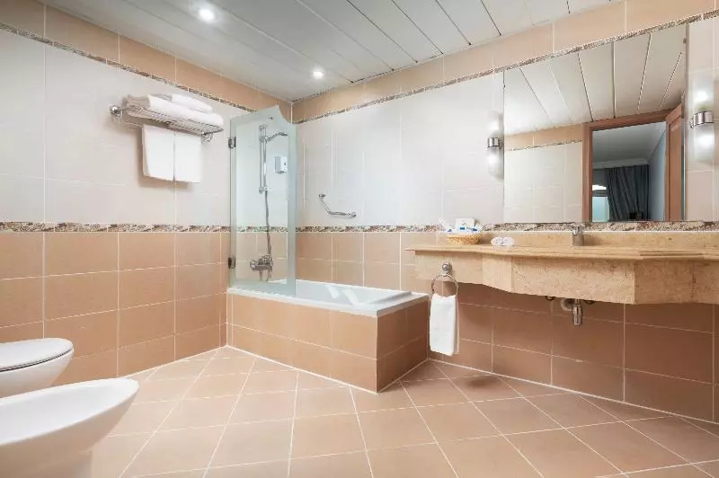 酒店 Royal Lagoons Resort & Aqua Park Families And Couples Only