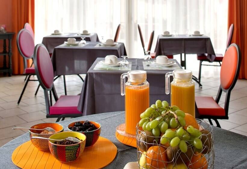 酒店 The Originals Boutique, Hôtel Le Pariou, Issoire