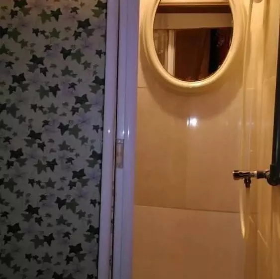 هتل Backpacker Guest Home
