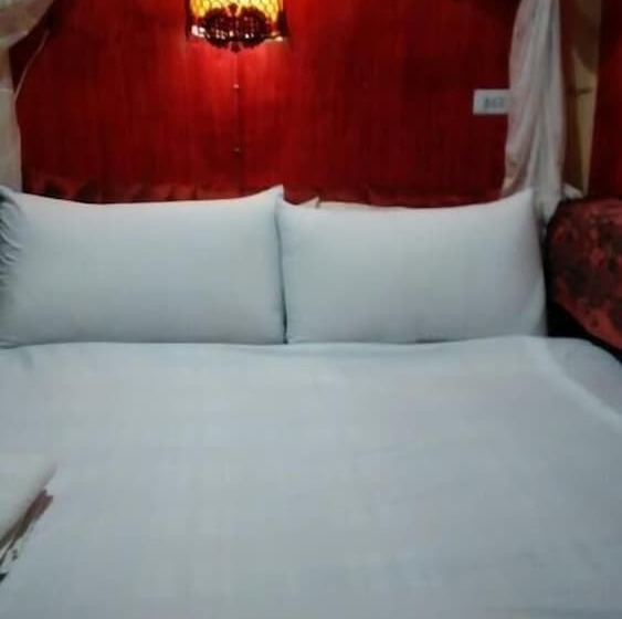 Hotel Backpacker Guest Home