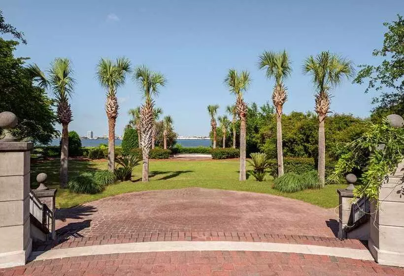 ホテル Embassy Suites By Hilton Charleston Harbor Mt. Pleasant