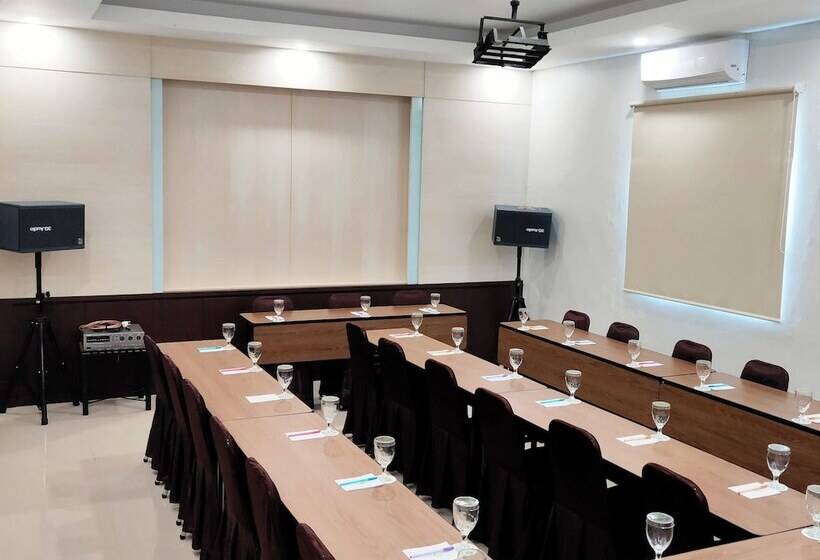 בית מלון כפרי Emerald