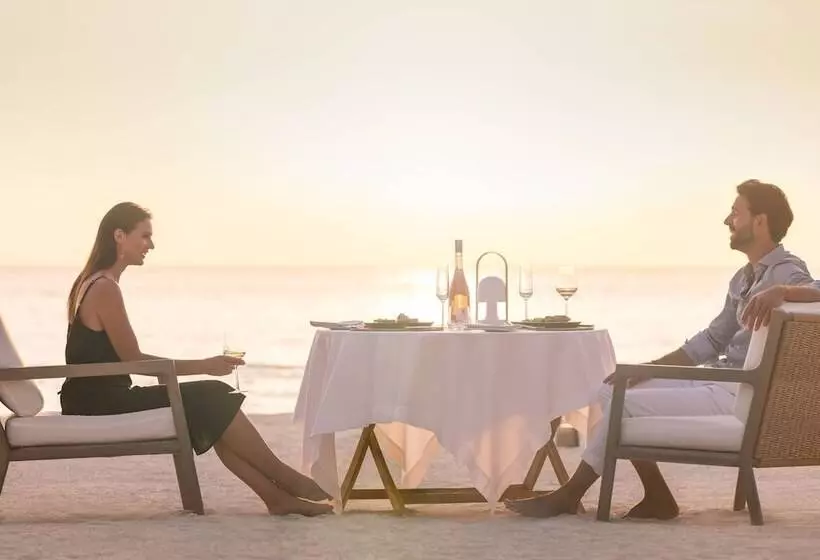 هتل The Ritzcarlton Maldives, Fari Islands
