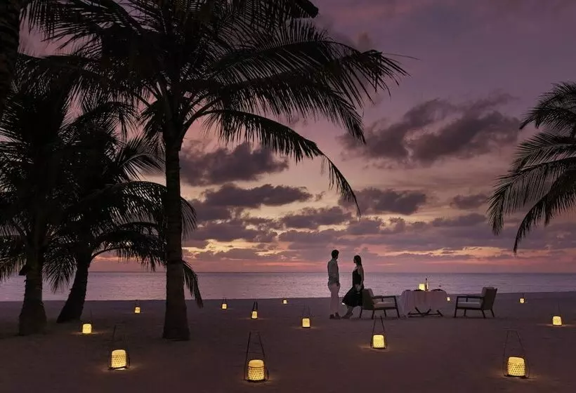 هتل The Ritzcarlton Maldives, Fari Islands