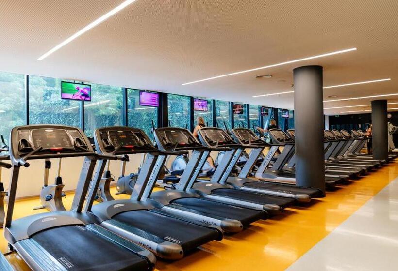 هتل Axis Viana Business & Spa