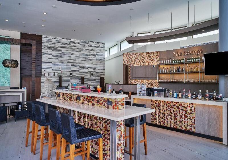 Hotel Deevana Plaza Phuket Sha Extra Plus