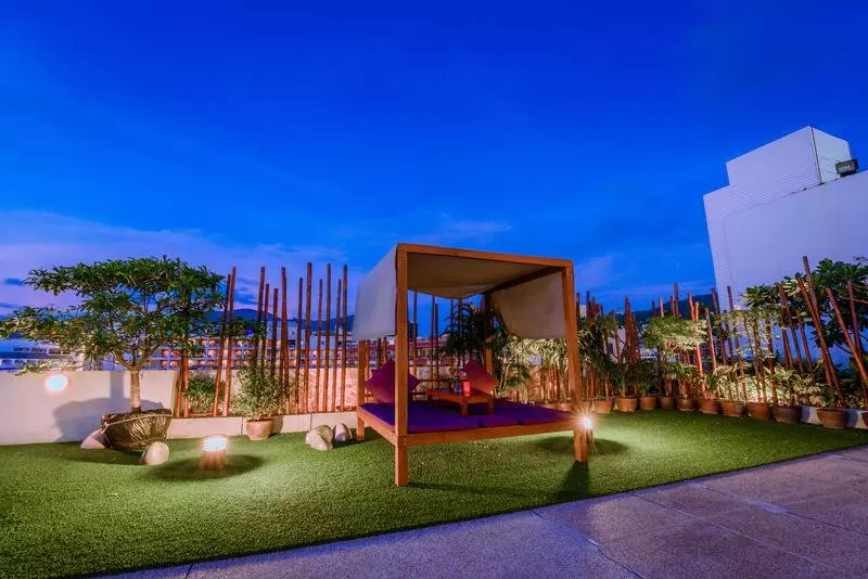 בית מלון כפרי Deevana Plaza Phuket   Sha Extra Plus