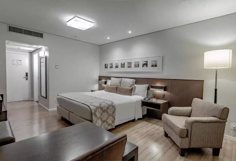 Отель Deville Prime Porto Alegre