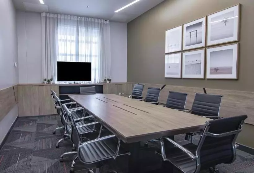 Отель Deville Prime Porto Alegre